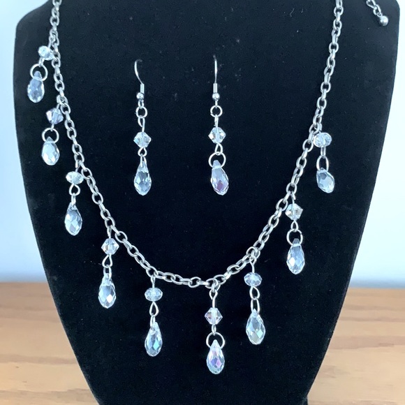 Gorgeous Austrian Crystal set necklace,earginsNWOT Liz Palacios inspired - Picture 5 of 17